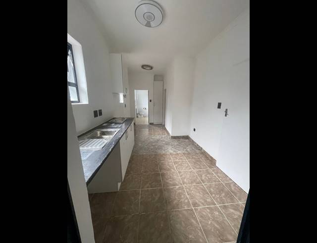 2 bed property to rent in LYTTELTON MANOR